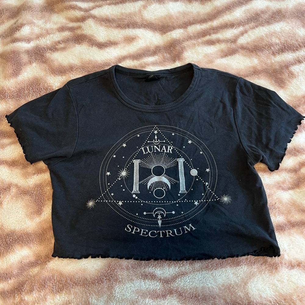 UO Celestial Cropped Baby Tee🌙